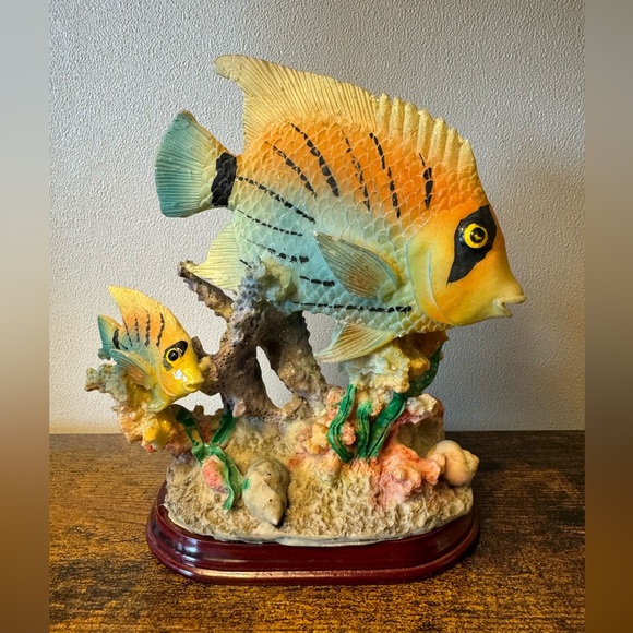 Tropical Fish figurine / Decor 🐠 - Picture 1 of 4